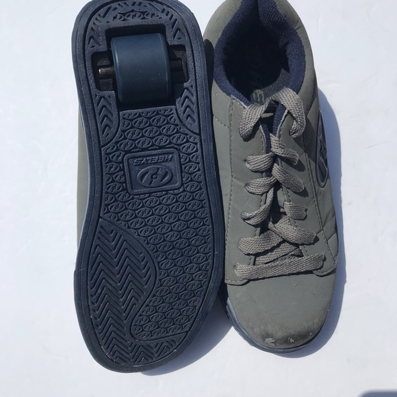 Heelys Boys Size 4 - Picture 7 of 9